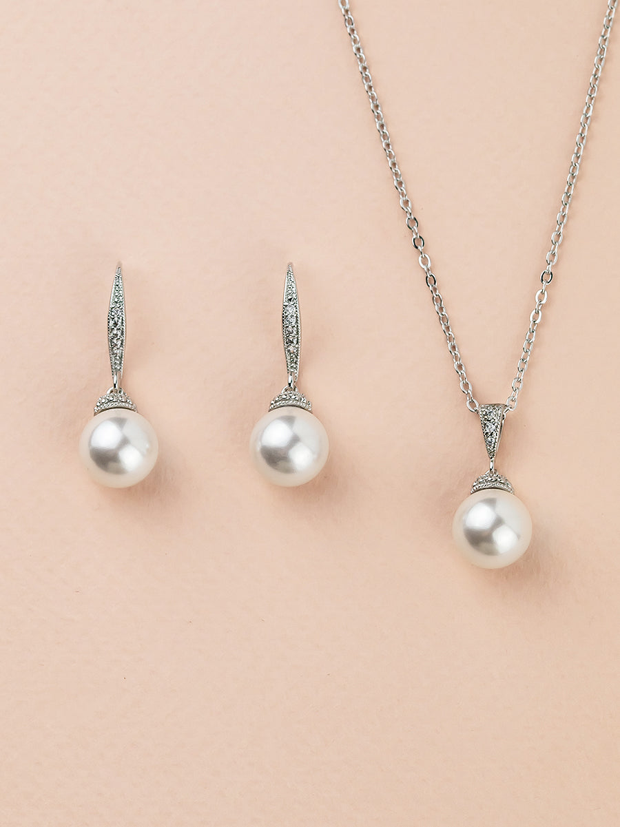 Classic Pearl Jewelry Set