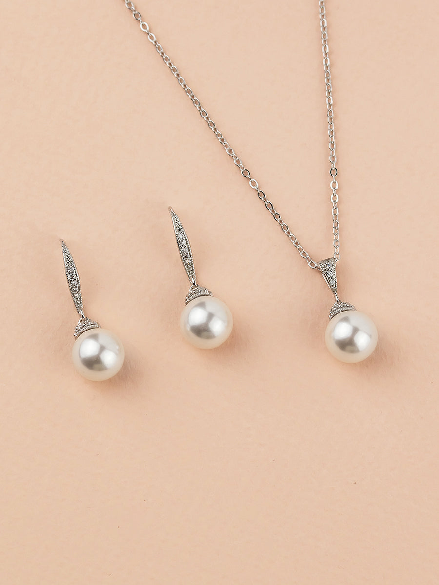 Classic Pearl Jewelry Set