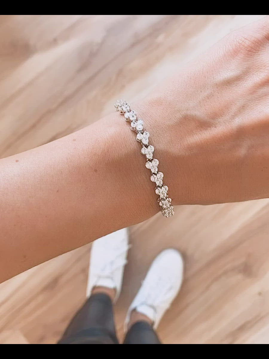 Load and play video in Gallery viewer, Armelle Bracelet