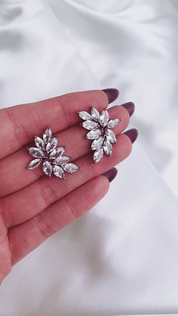 Load and play video in Gallery viewer, Maeve Earrings