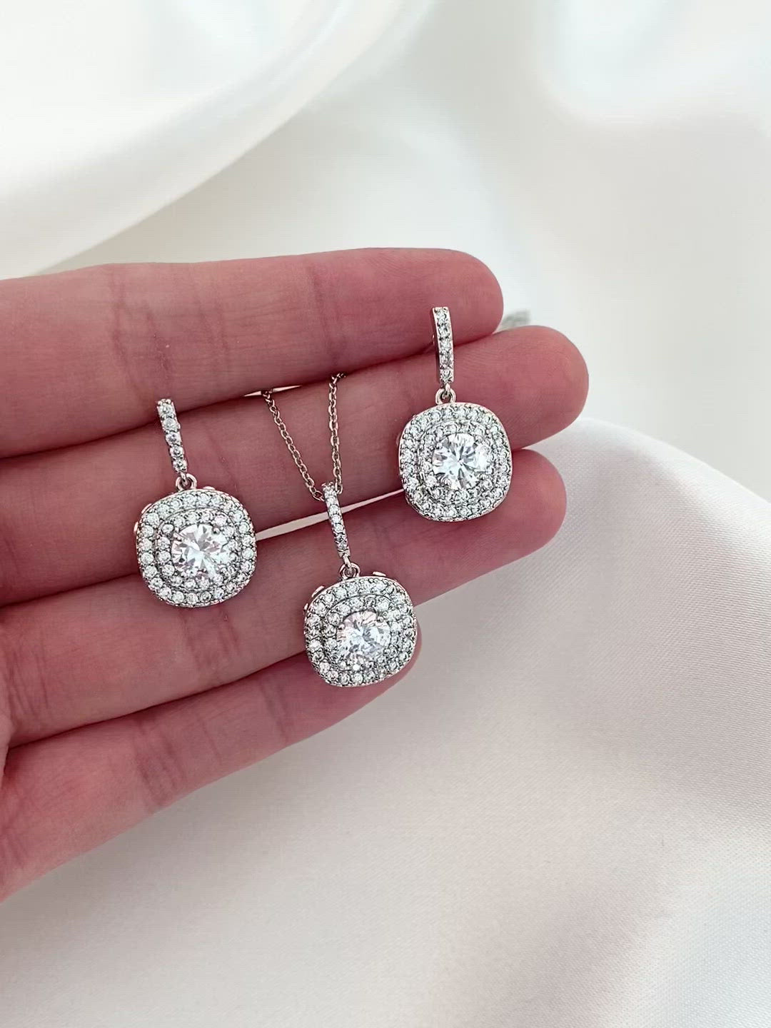 Load and play video in Gallery viewer, Sophie Jewelry Set