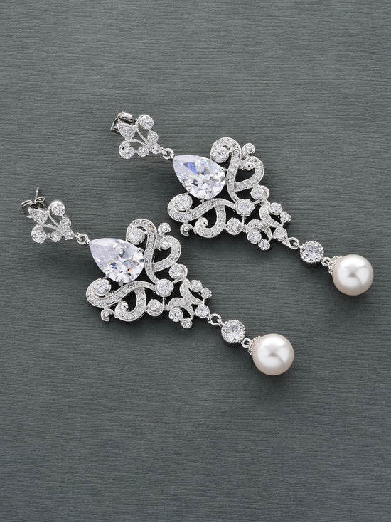 Isolde Pearl Earrings