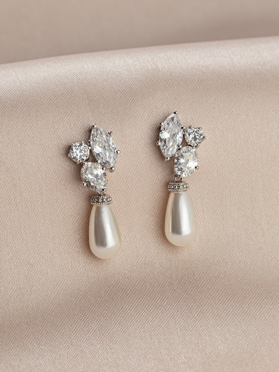 Hester Pearl Earrings