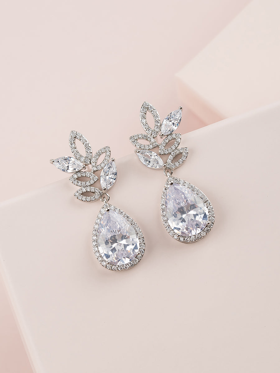 Load image into Gallery viewer, Alora Earrings
