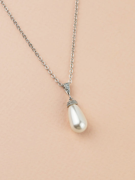 Load image into Gallery viewer, Classic Teardrop Pearl Pendant
