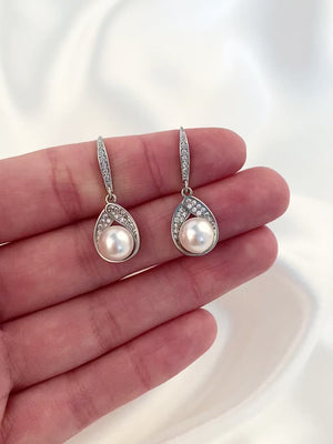 
            
                Load and play video in Gallery viewer, Astra Earrings | Short
            
        