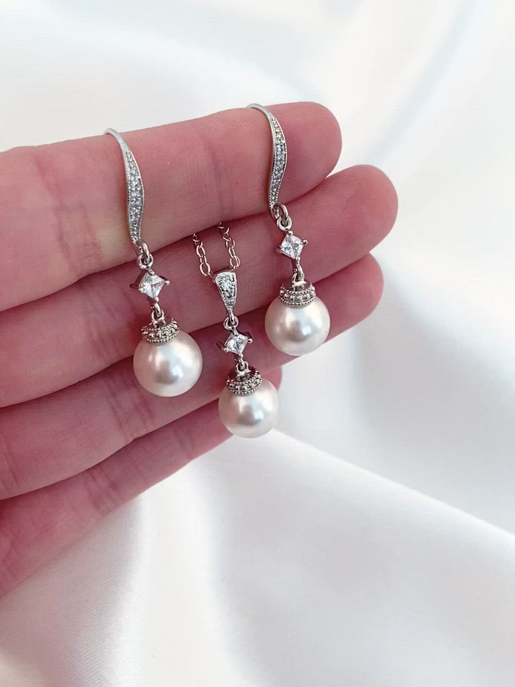 
            
                Load and play video in Gallery viewer, Ophelia Earrings
            
        