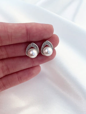 
            
                Load and play video in Gallery viewer, Astra Earrings | Stud
            
        