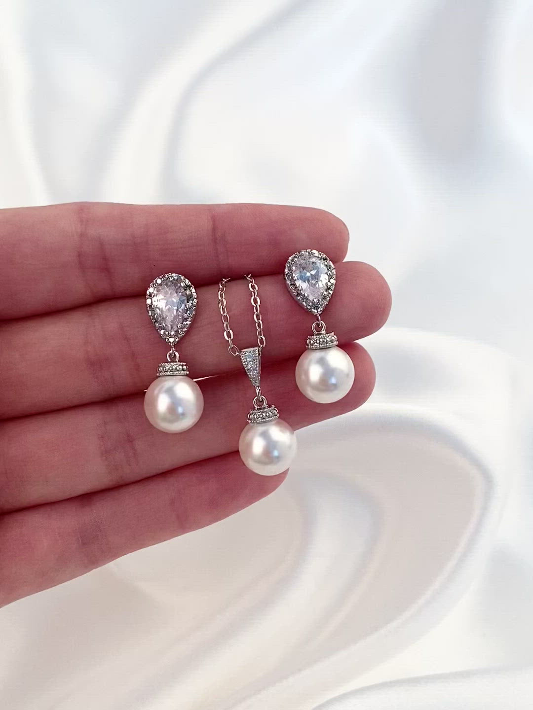 Load and play video in Gallery viewer, Belle Jewelry Set
