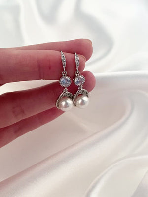 
            
                Load and play video in Gallery viewer, Astra Earrings | Medium
            
        