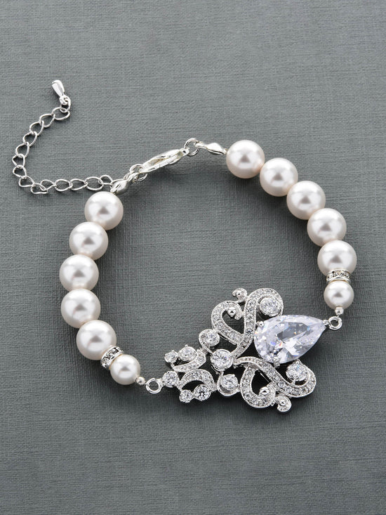 Isolde Pearl Bracelet