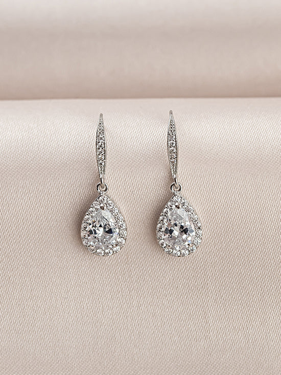 Load image into Gallery viewer, Victoria Earrings
