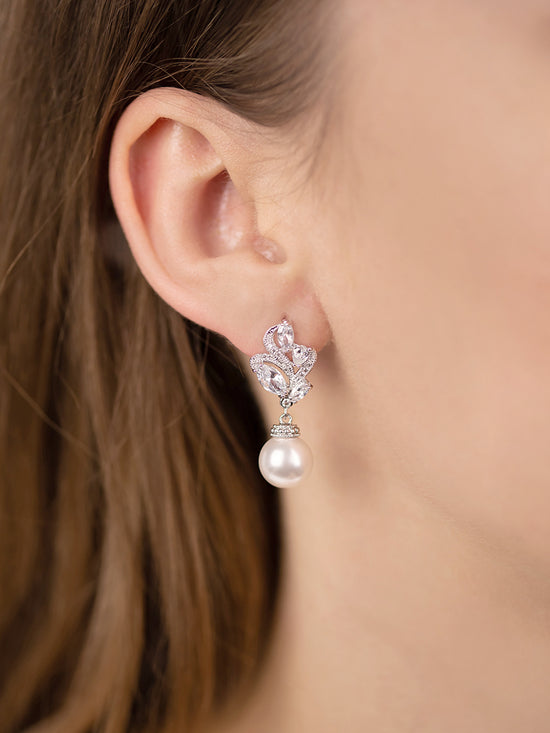 Nessa Pearl Earrings