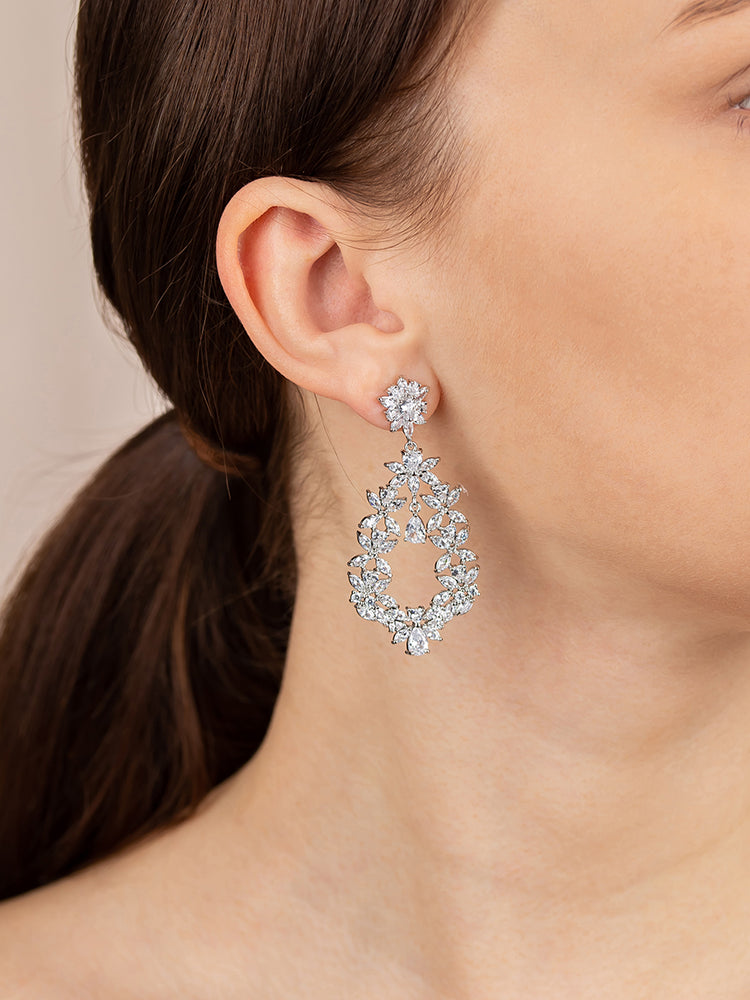 
            
                Load image into Gallery viewer, Salome Earrings
            
        