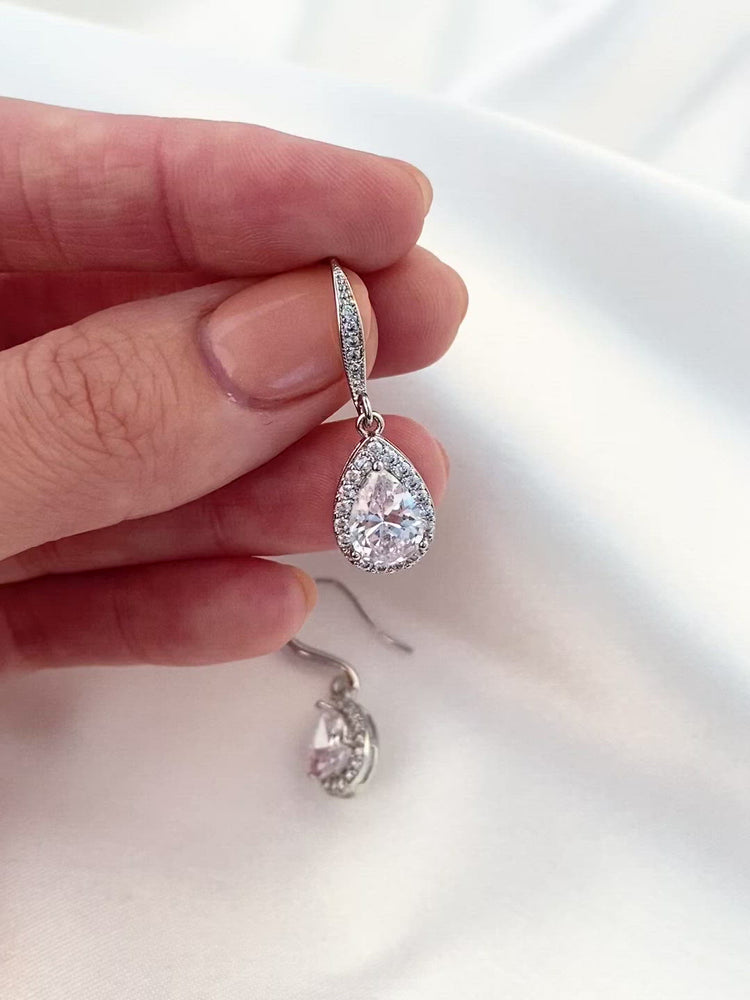 
            
                Load and play video in Gallery viewer, Victoria Earrings
            
        